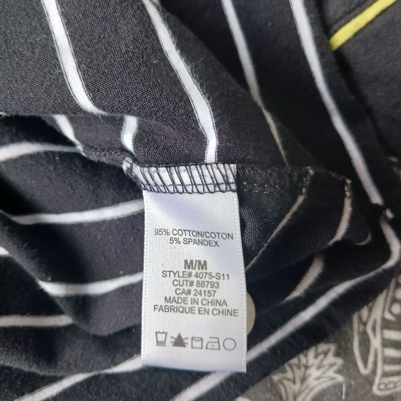 ABBIE MAGS size medium nautical sailor type top black and white stripes - Picture 6 of 6